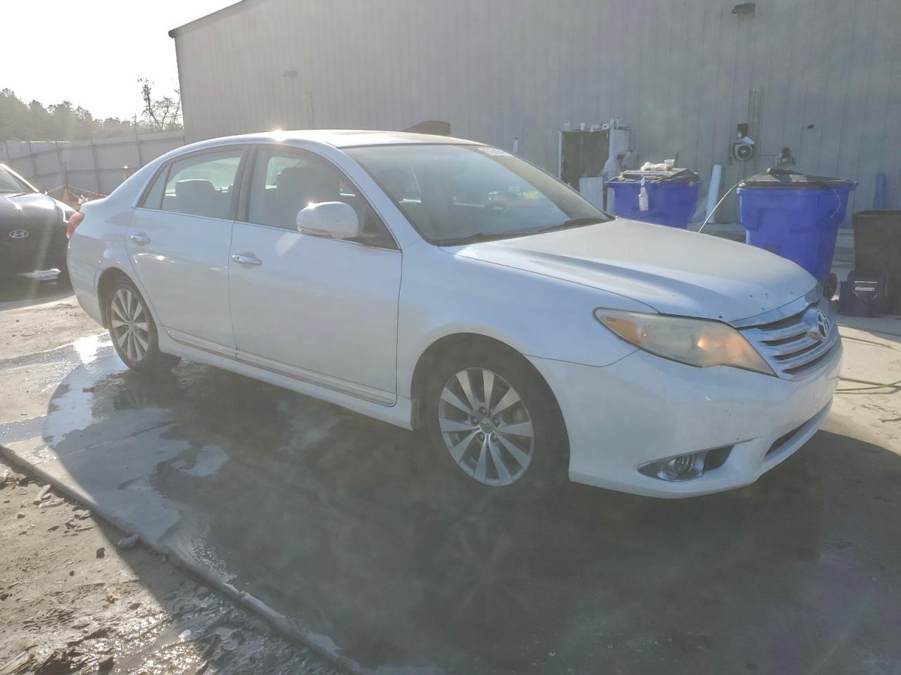 Toyota Avalon Base Image 2