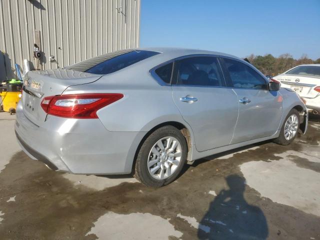 Nissan Altima 2.5 Image 2