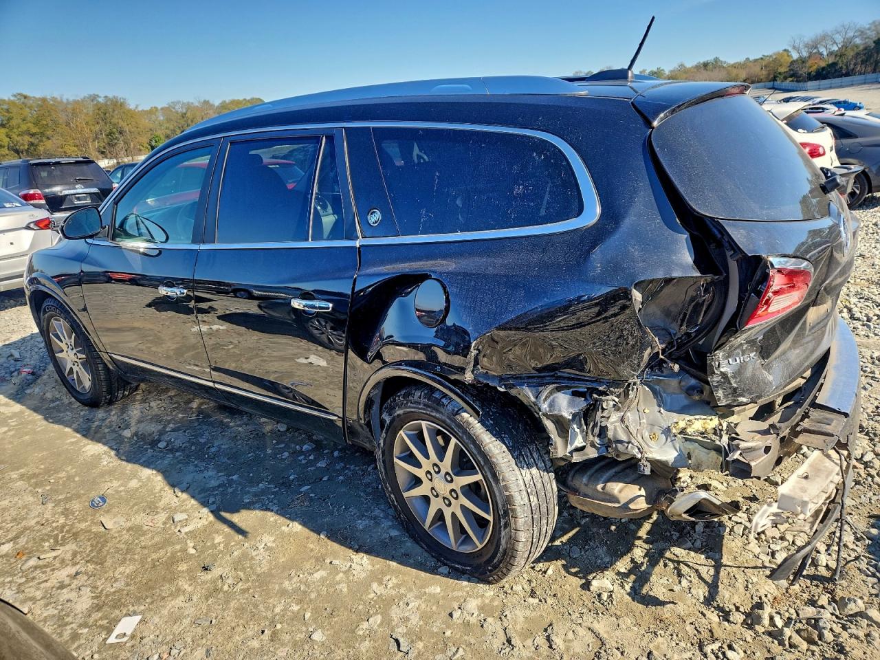 Buick Enclave Image 2