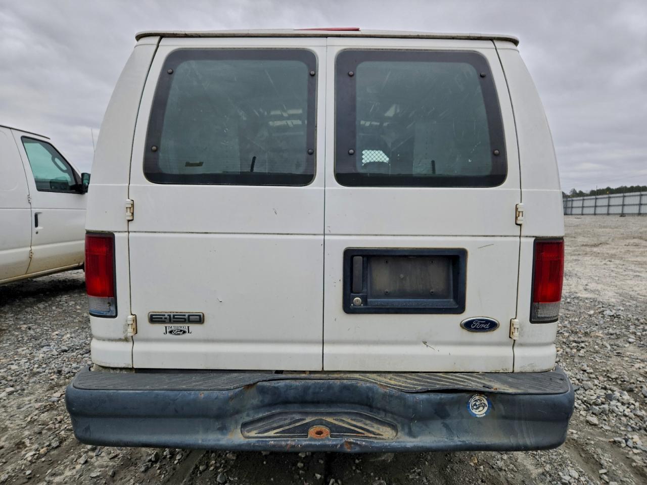 Ford E-150 E150 Van Image 3