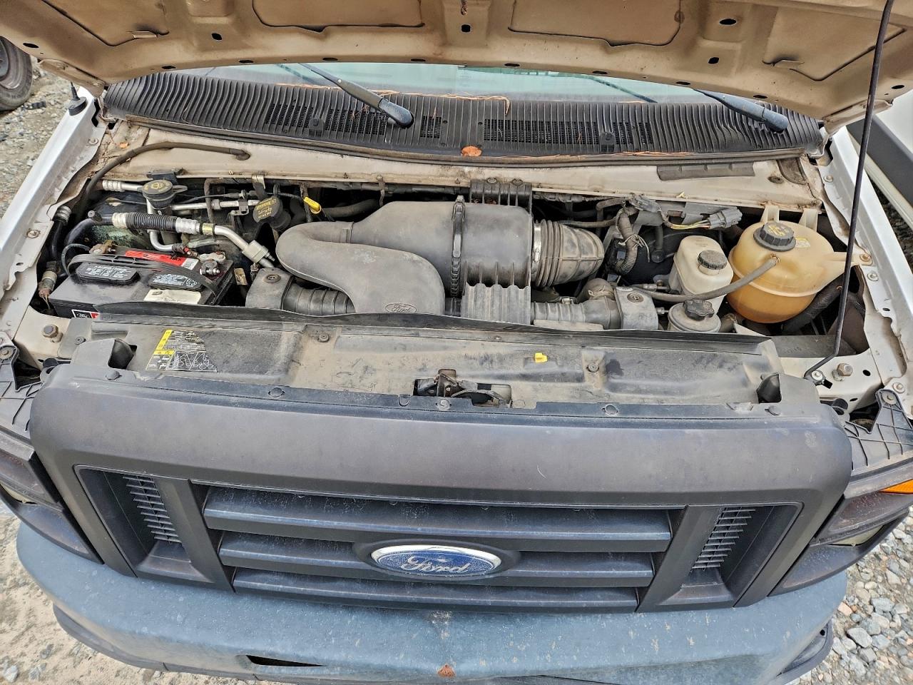 Ford E-150 E150 Van Image 11