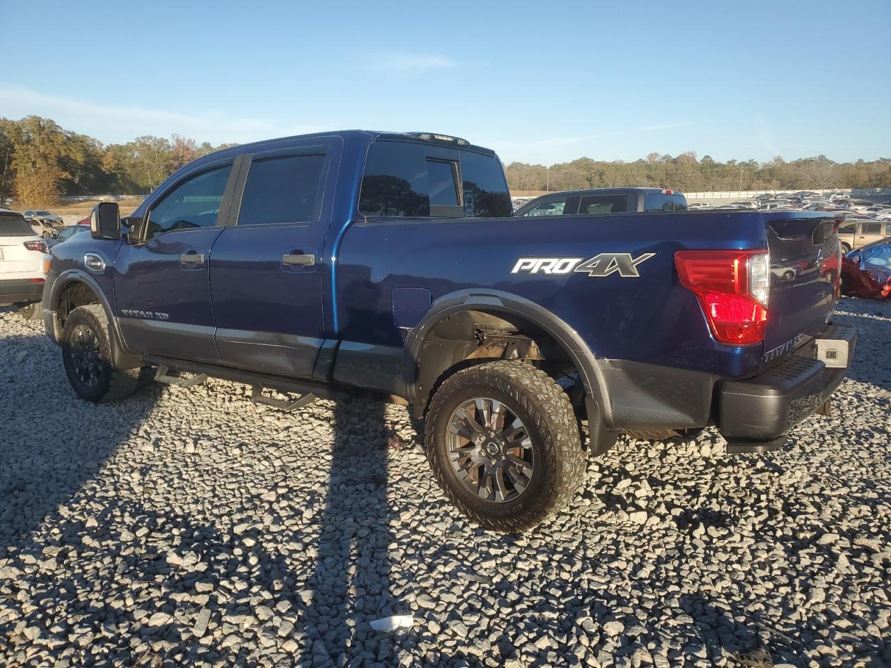 Nissan Titan Sl Image 4