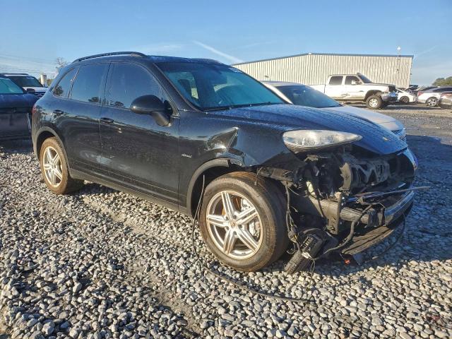 Porsche Cayenne Image 2