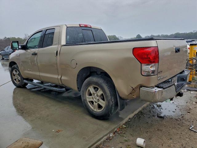 Toyota Tundra Double Cab Image 4