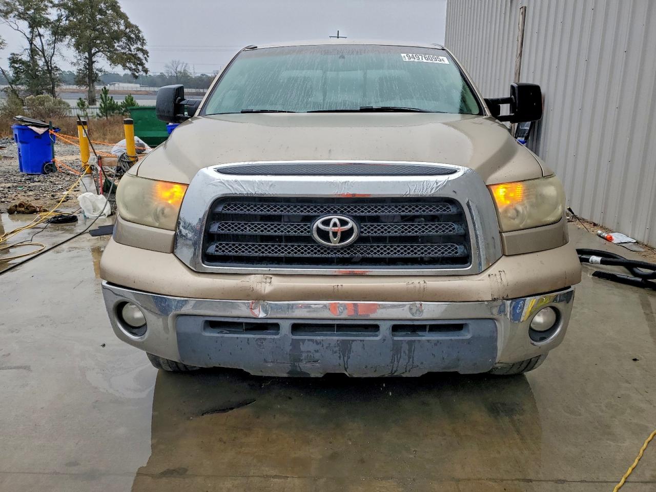 Toyota Tundra Double Cab Image 6