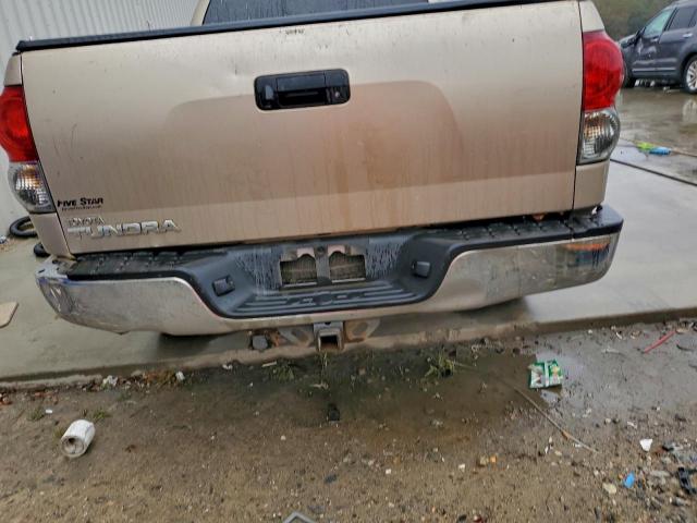 Toyota Tundra Double Cab Image 8