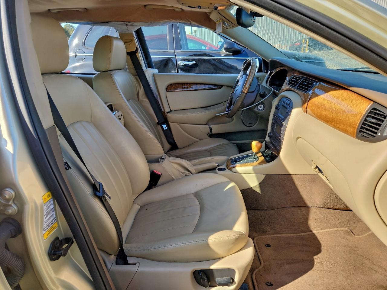 Jaguar X-Type Sport 3.0 Image 11