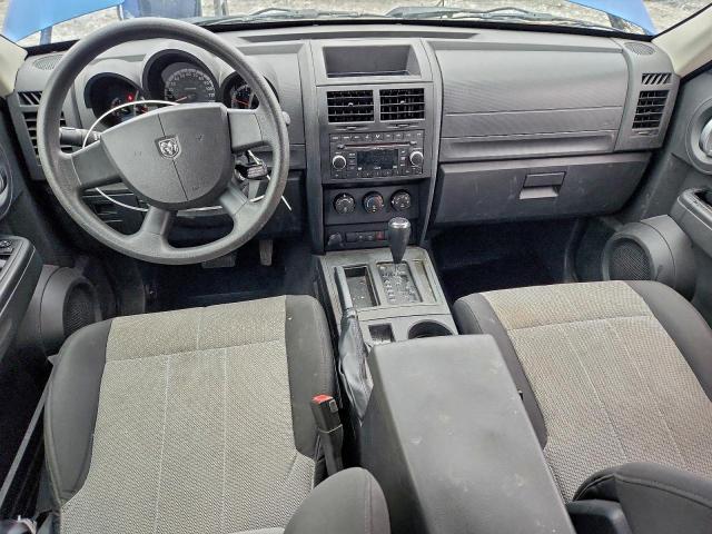 Dodge Nitro Sxt Image 6