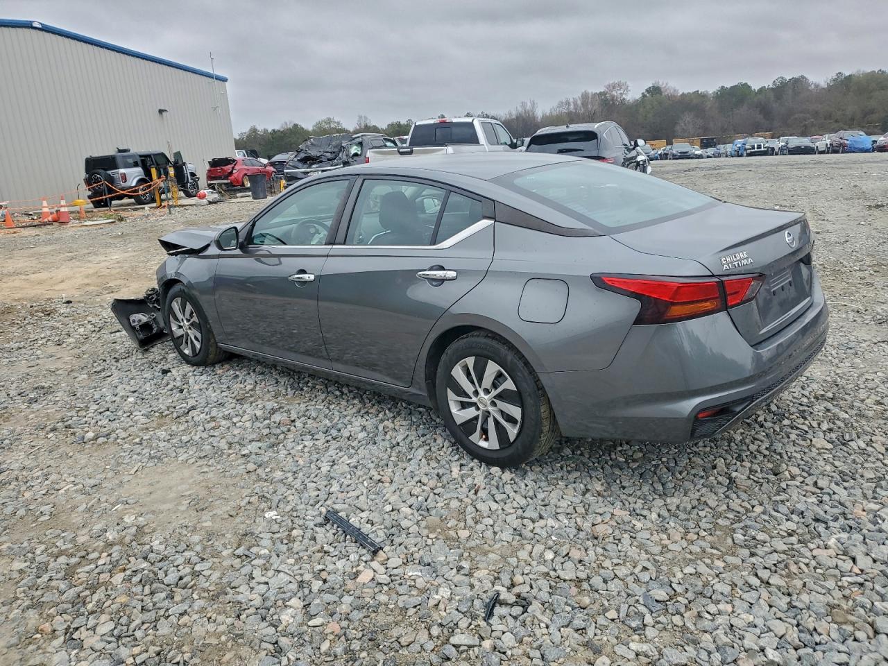 Nissan Altima S Image 2