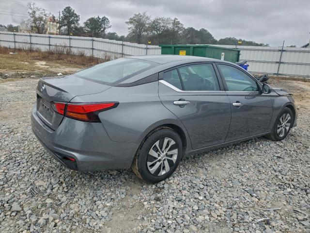 Nissan Altima S Image 3