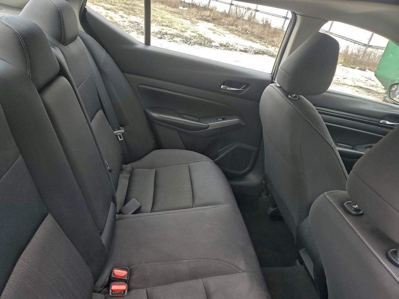 Nissan Altima S Image 12