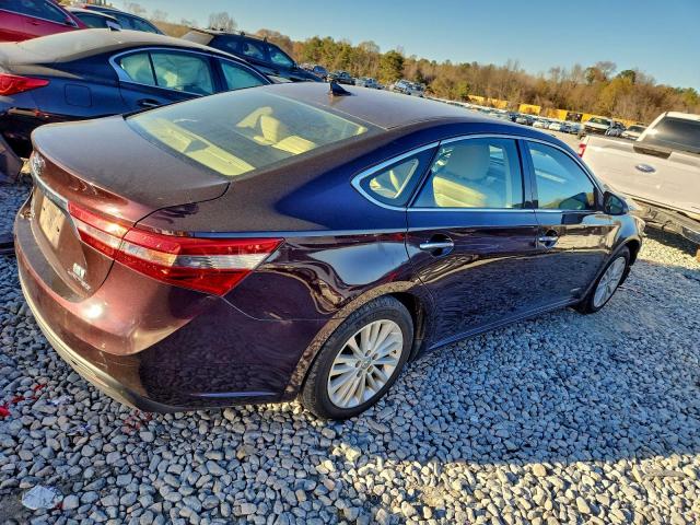 Toyota Avalon Hybrid Image 2