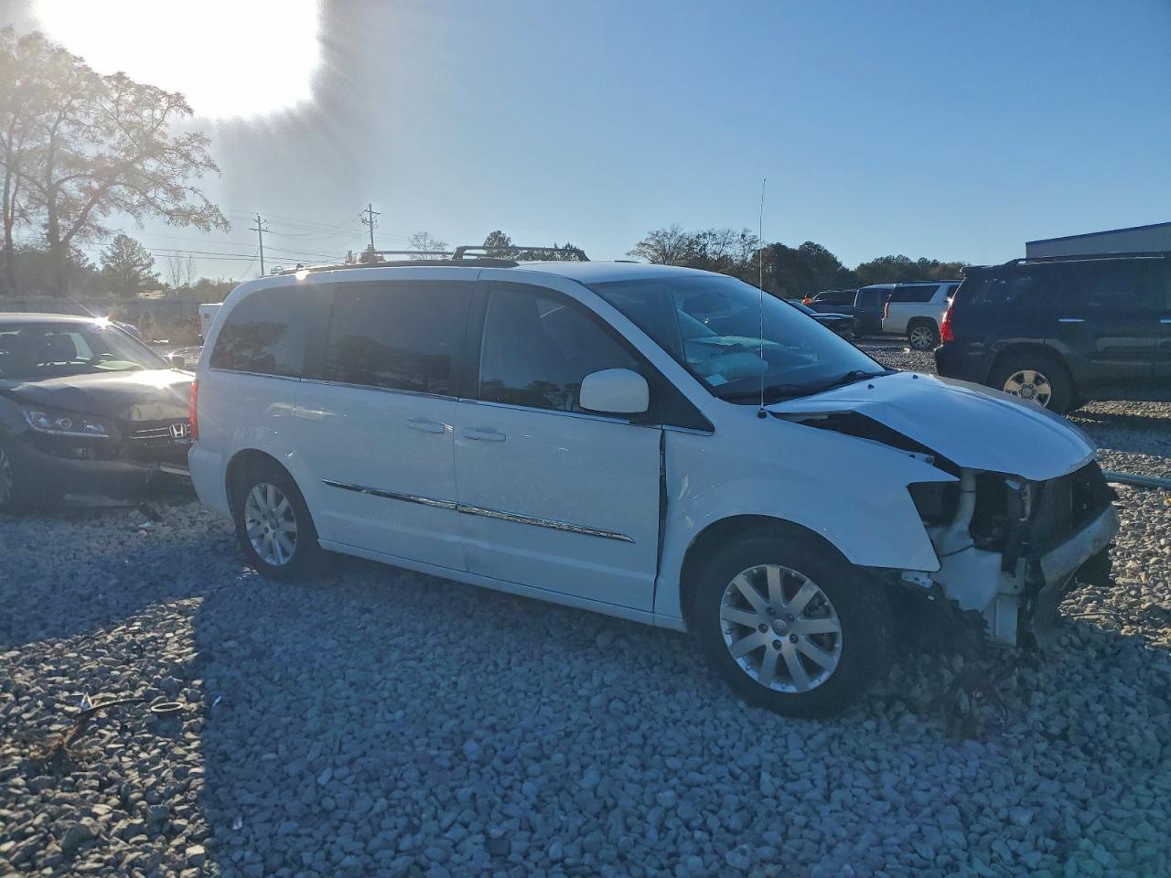 Chrysler Minivan Touring Image 13