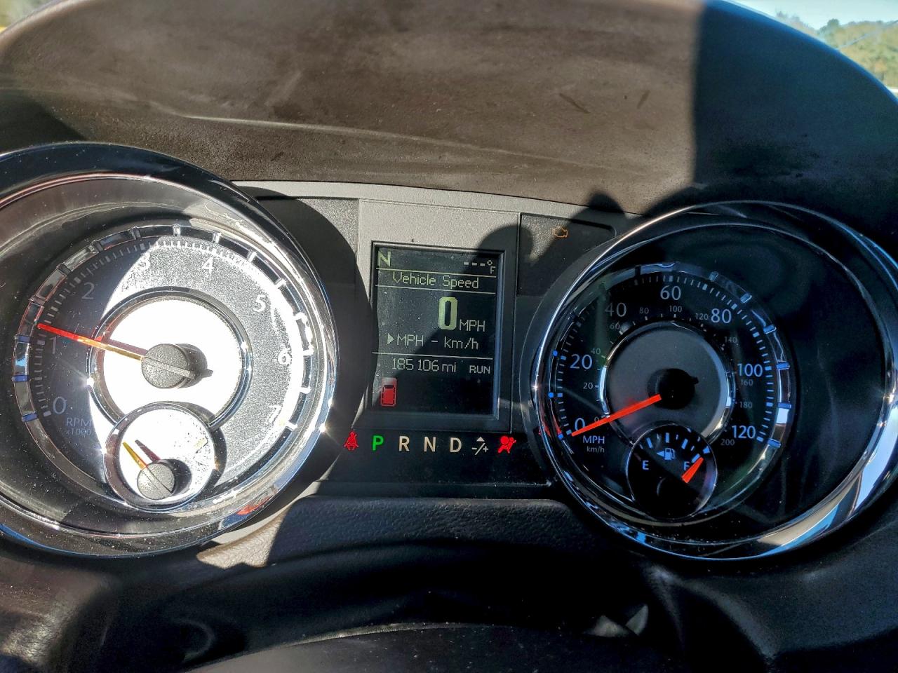 Chrysler Minivan Touring Image 11