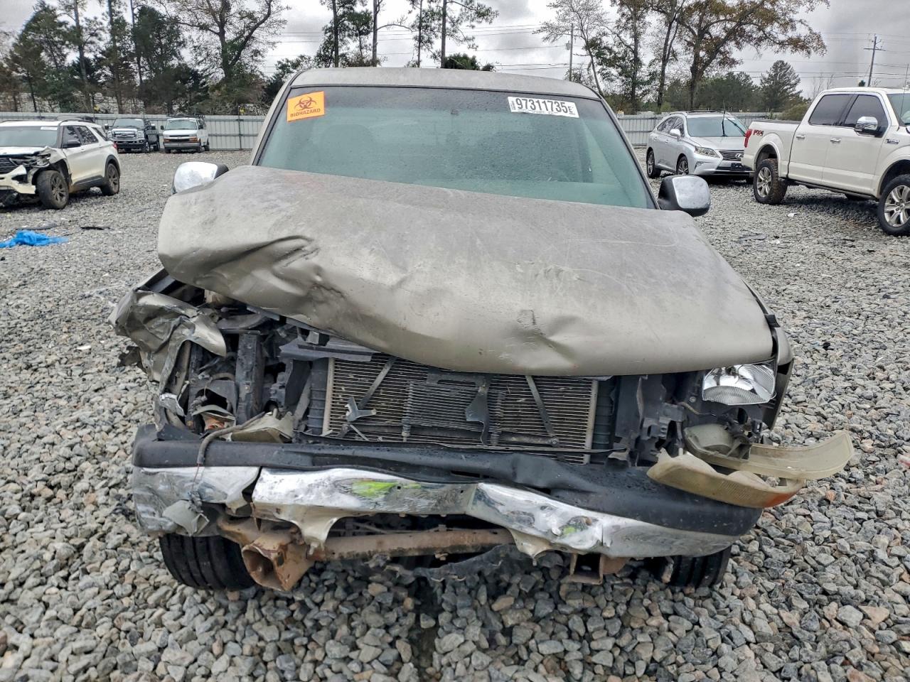 Chevrolet Silverado C2500 Image 4