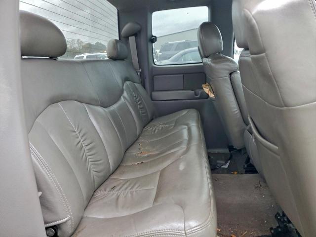 Chevrolet Silverado C2500 Image 12