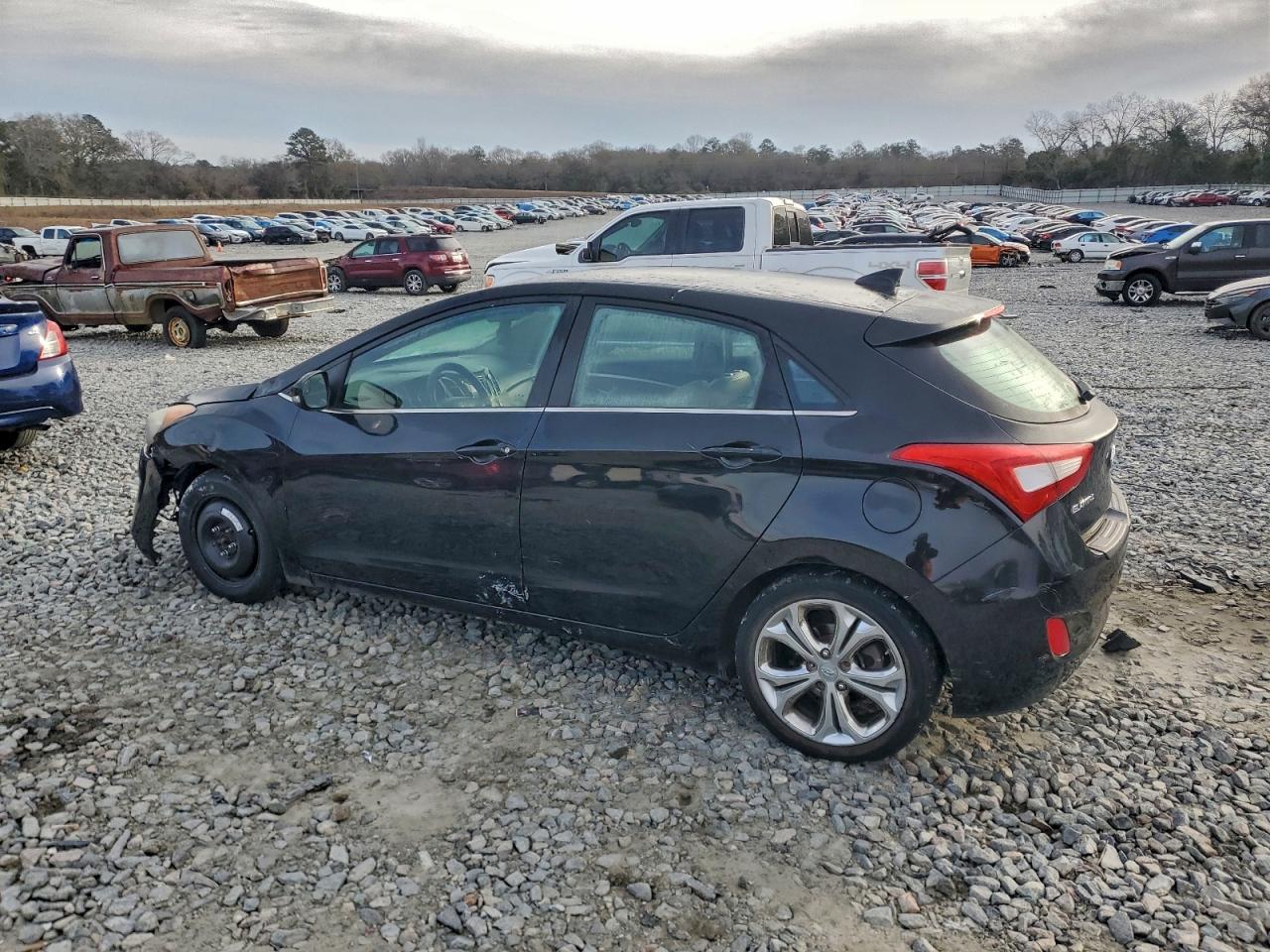 Hyundai ELANTRA Image 3