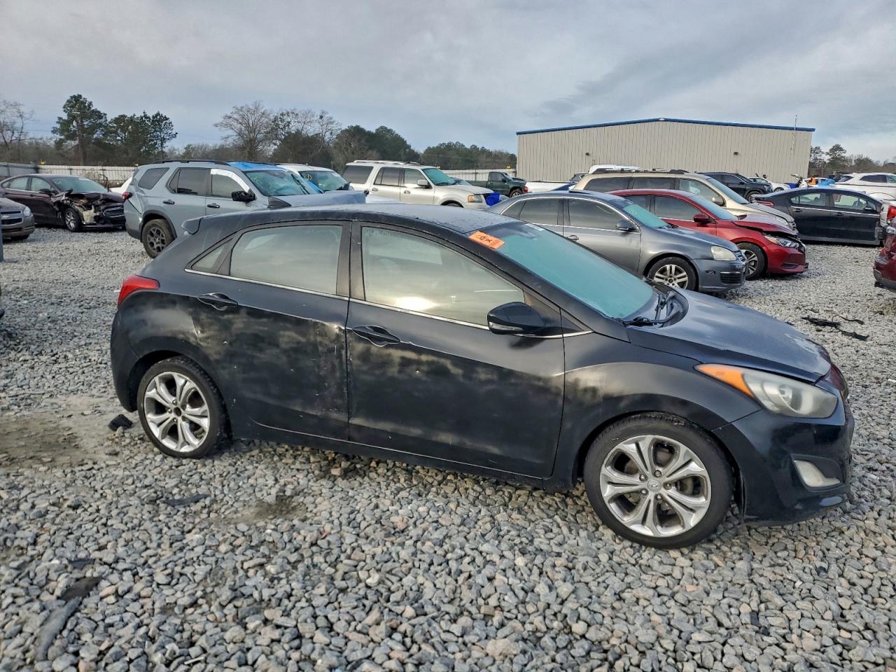 Hyundai ELANTRA Image 2