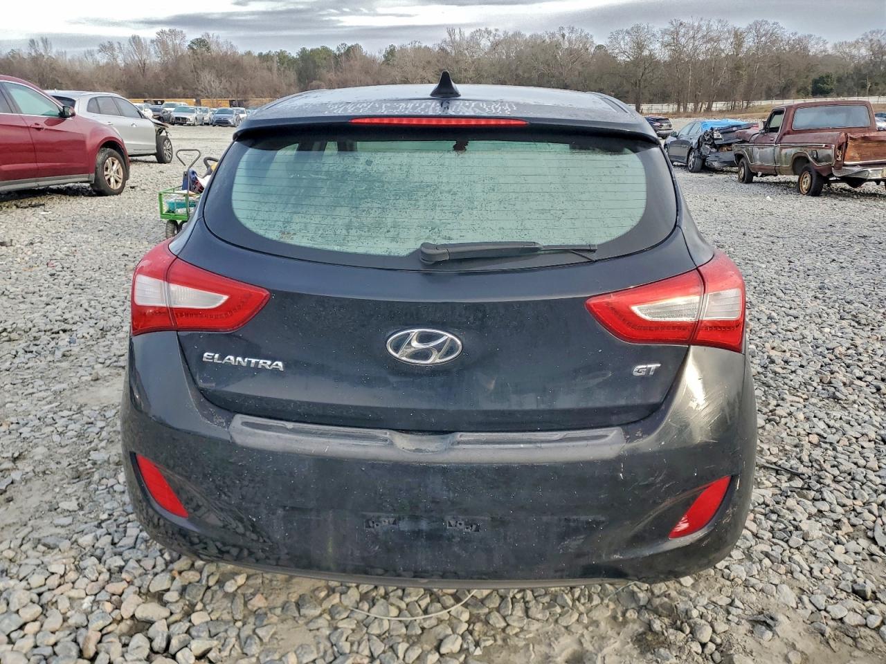 Hyundai ELANTRA Image 12