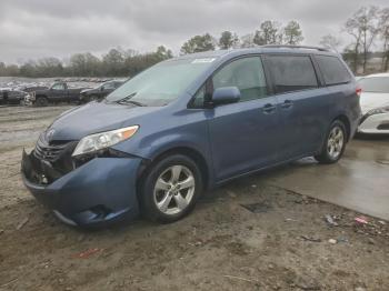  Salvage Toyota Sienna