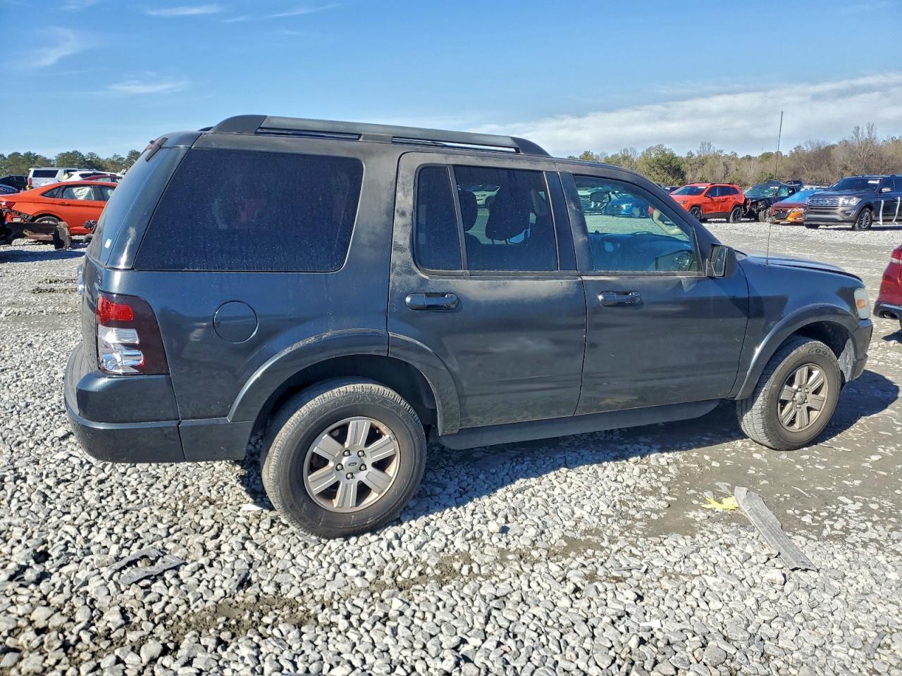 Ford Explorer Xlt Image 3