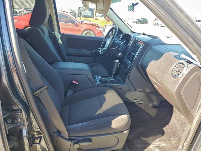 Ford Explorer Xlt Image 4