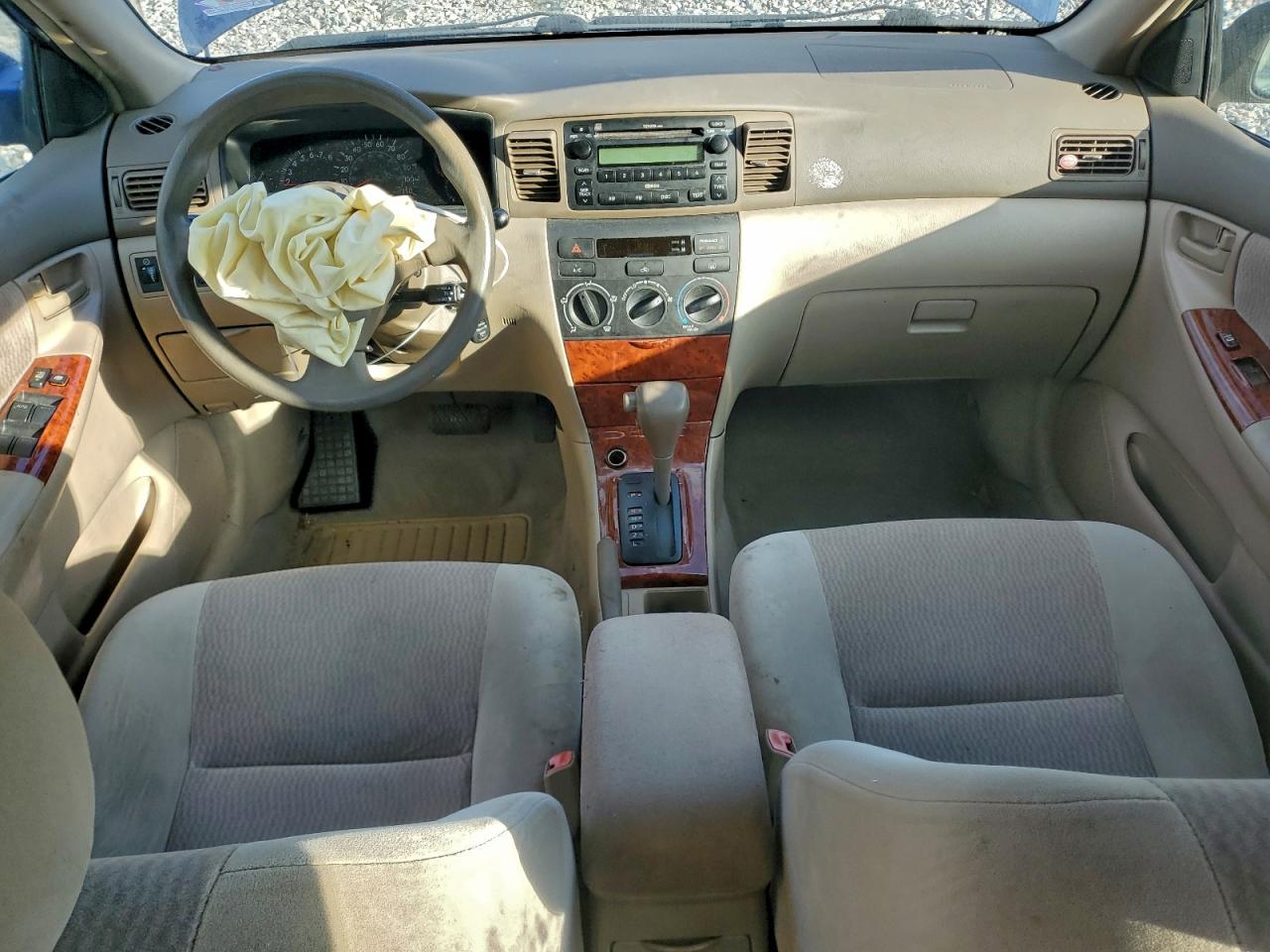 Toyota Corolla Ce Image 8