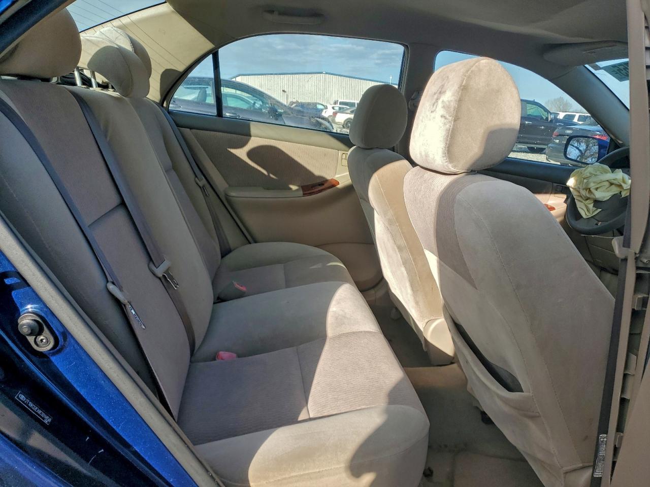 Toyota Corolla Ce Image 9