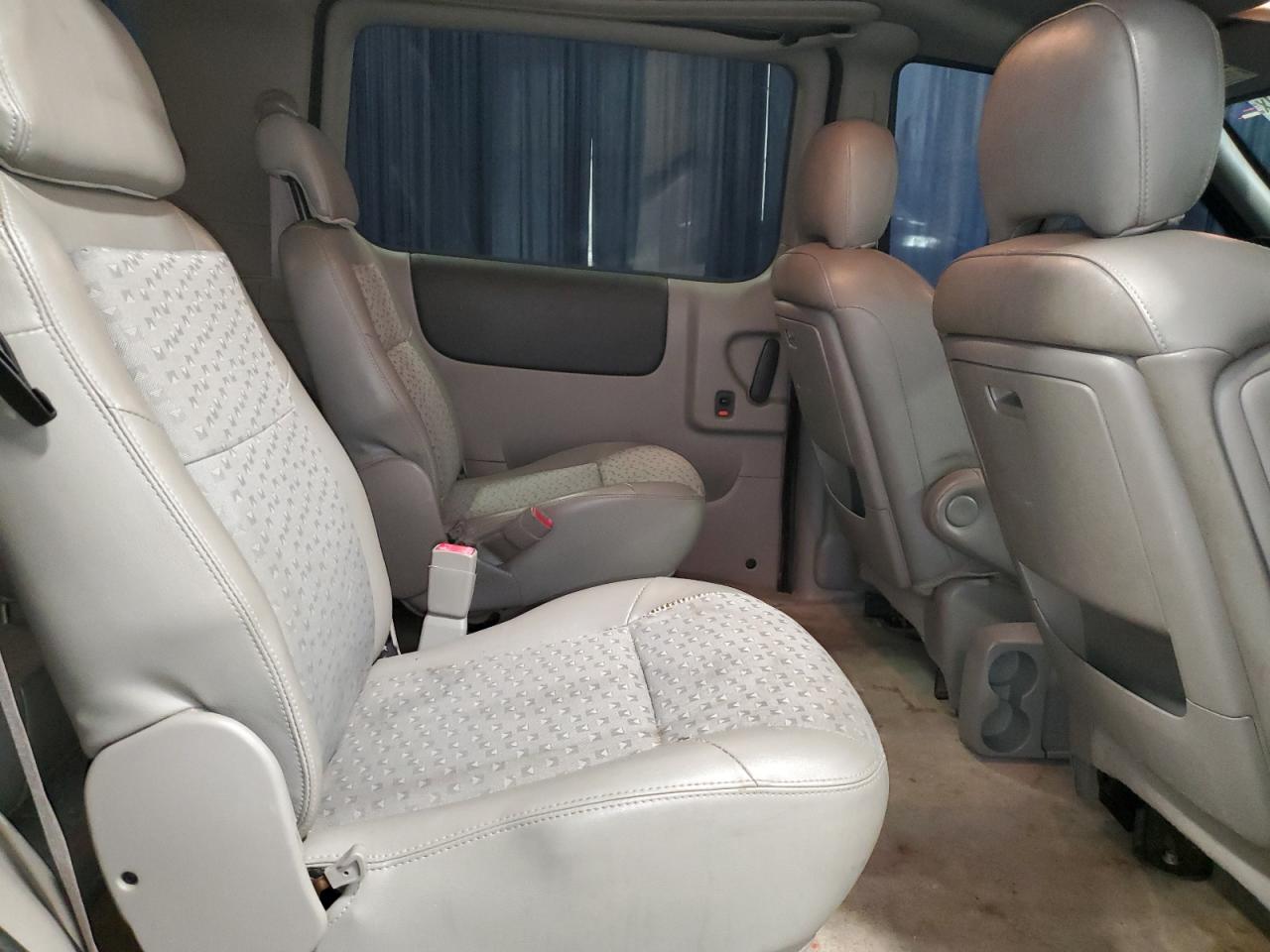 Chevrolet Uplander Ls Image 2