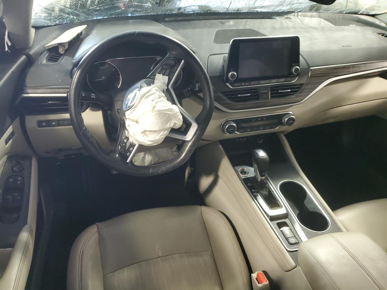 Nissan Altima Platinum Image 6