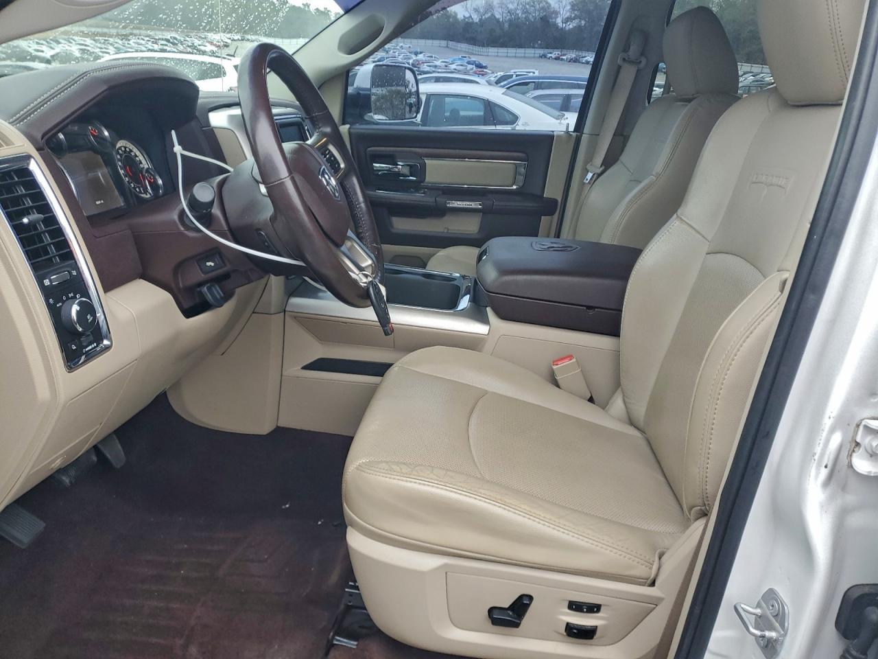 Ram 1500 Laramie Image 10