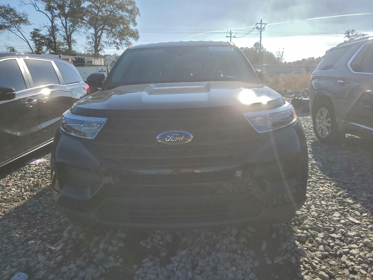 Ford Explorer Image 11