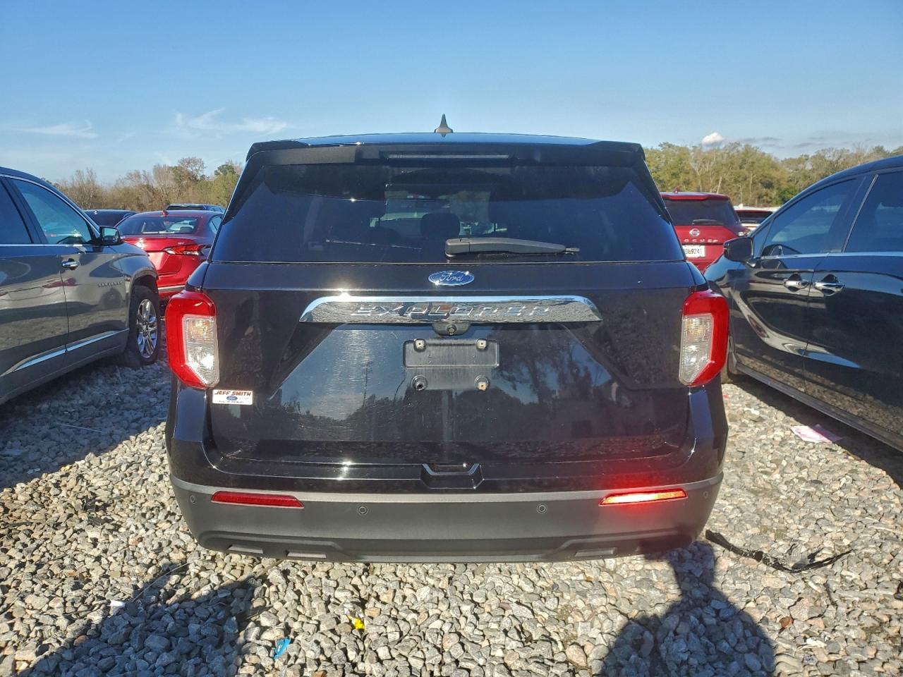 Ford Explorer Image 13