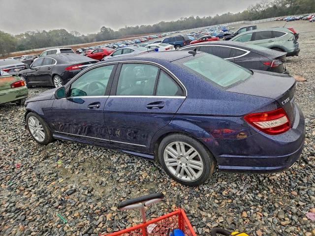 Mercedes-Benz C-Class 300 Image 2