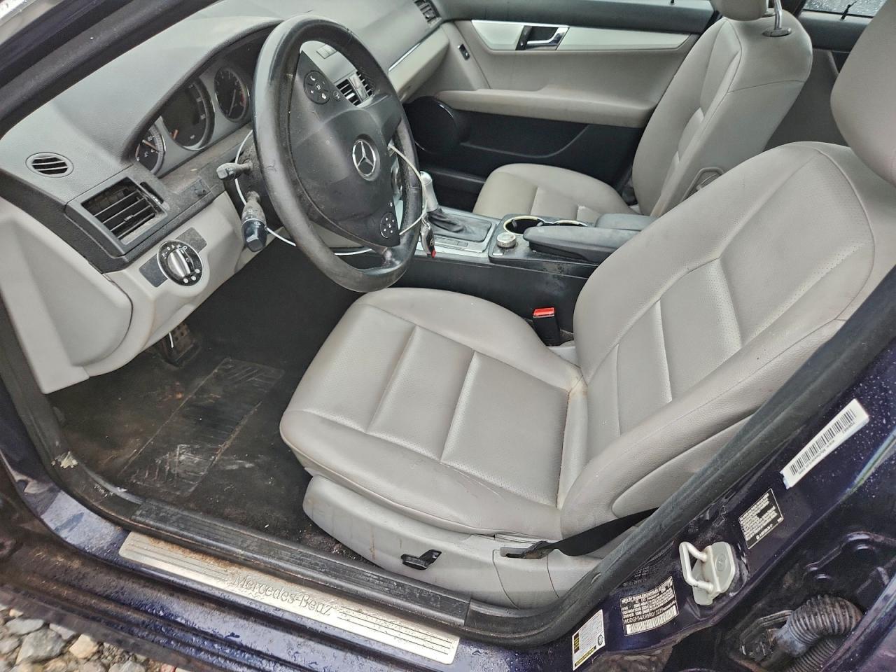 Mercedes-Benz C-Class 300 Image 6