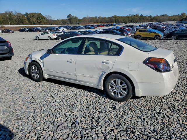 Nissan Altima Base Image 9
