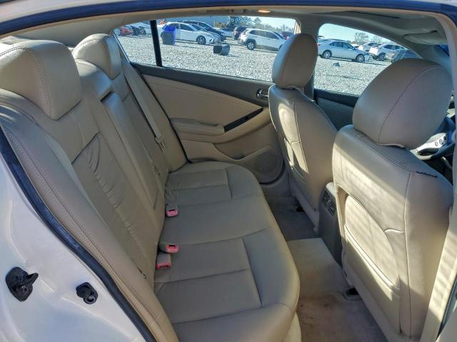 Nissan Altima Base Image 7