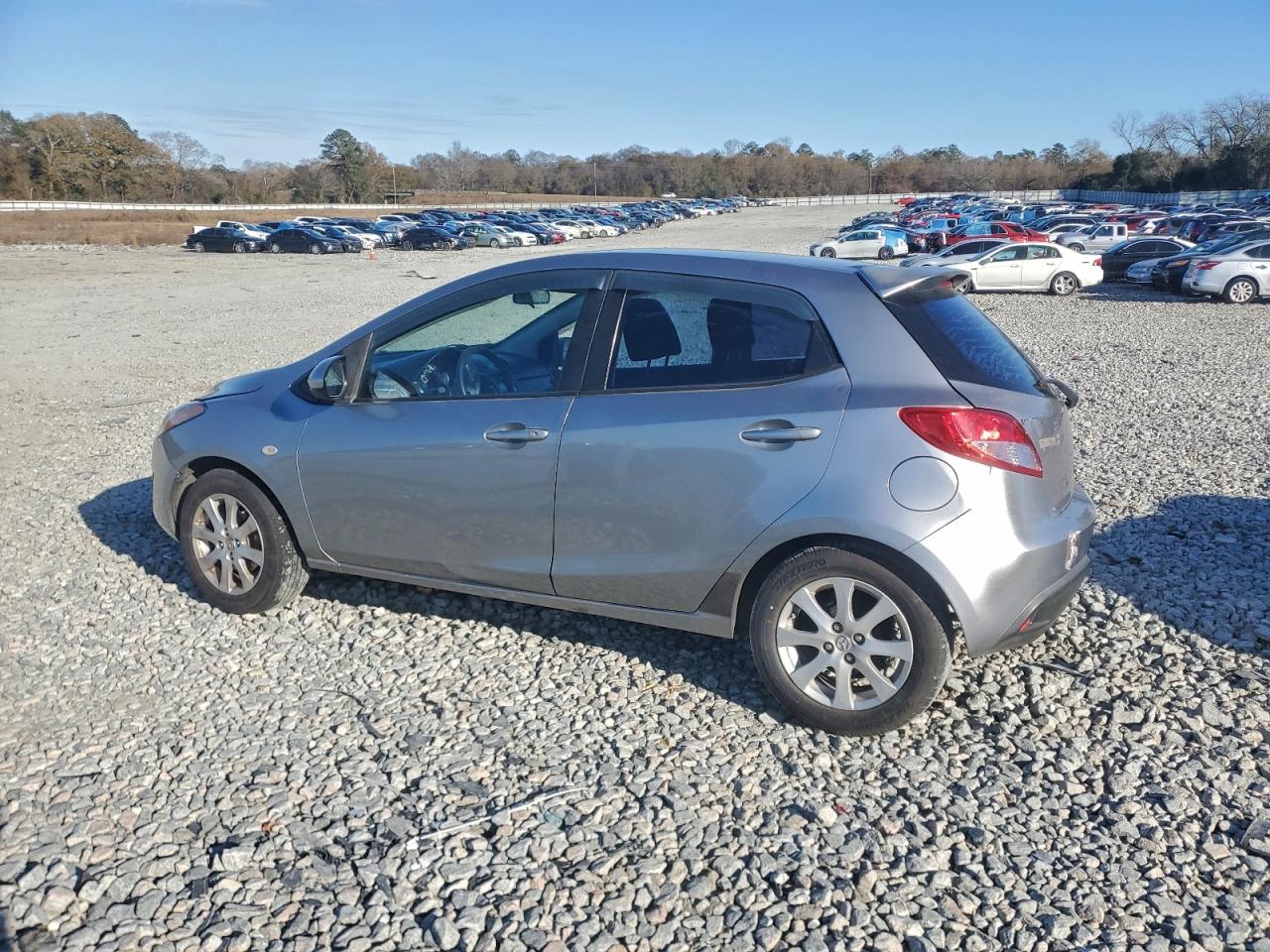 Mazda 2 Image 6