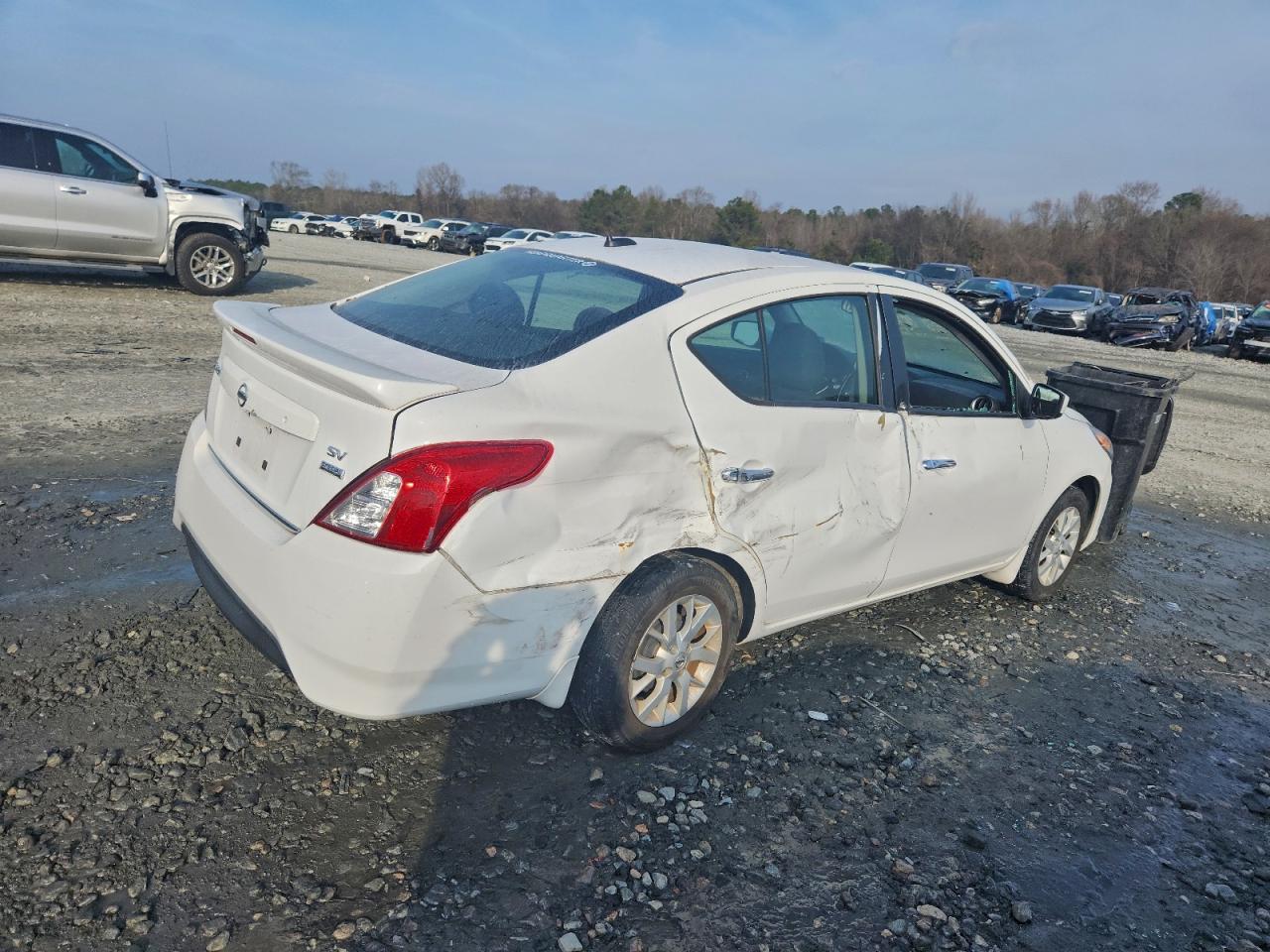 Nissan Versa S Image 9