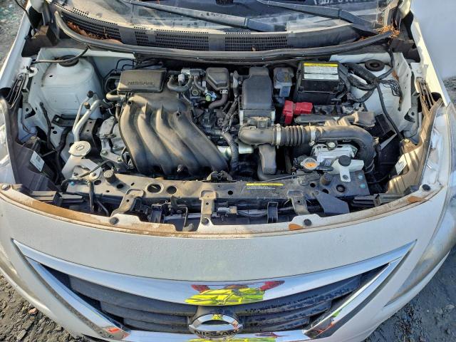 Nissan Versa S Image 12