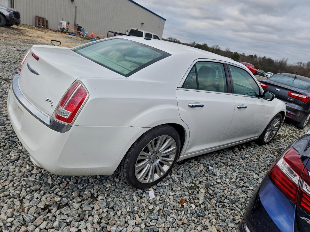 Chrysler 300 Image 2