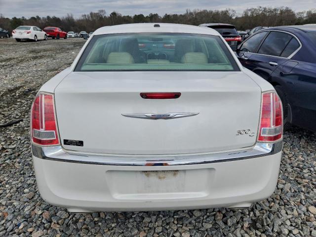 Chrysler 300 Image 8