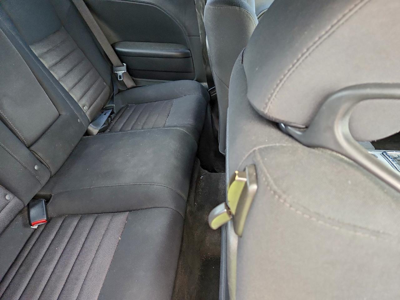 Dodge Challenger Se Image 11