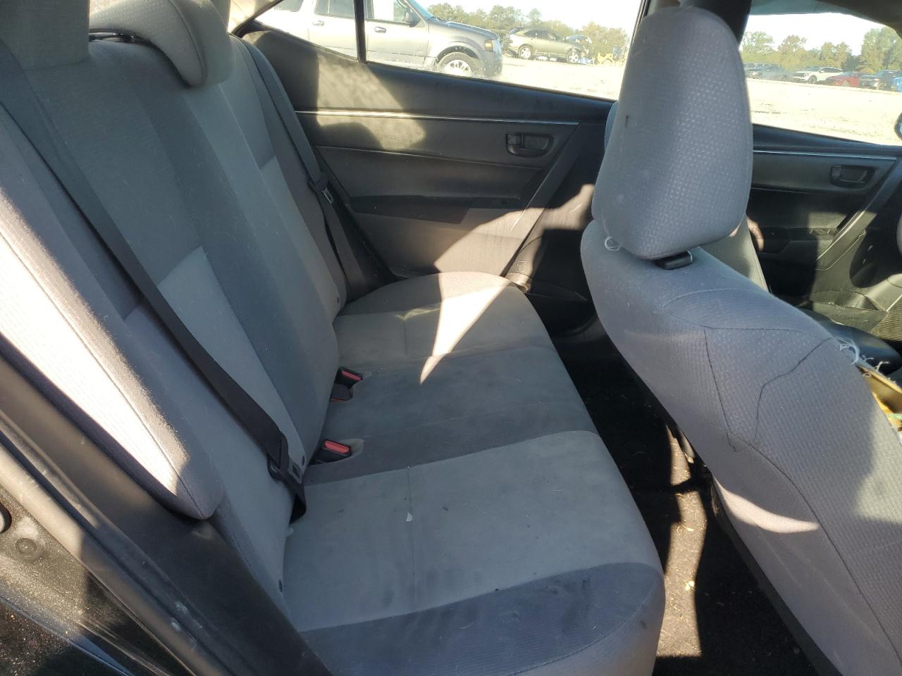 Toyota Corolla L Image 6