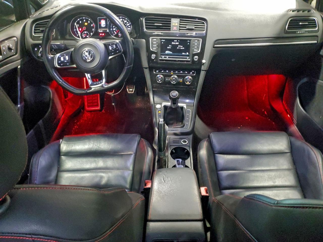 Volkswagen GTI S/se Image 9