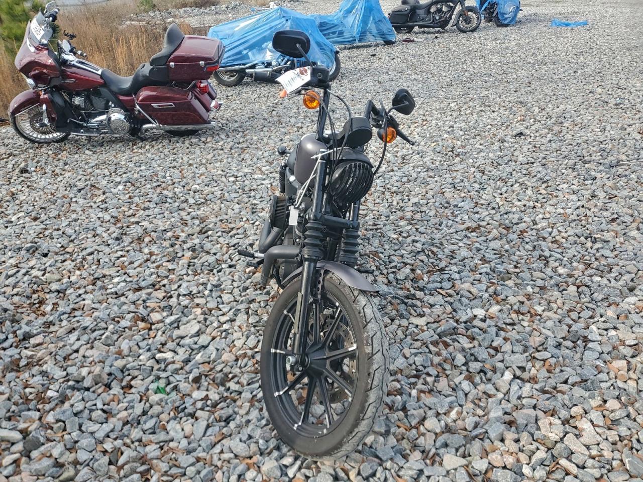 Harley-Davidson Xl Iron 883 Image 2