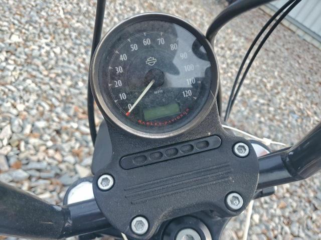 Harley-Davidson Xl Iron 883 Image 4