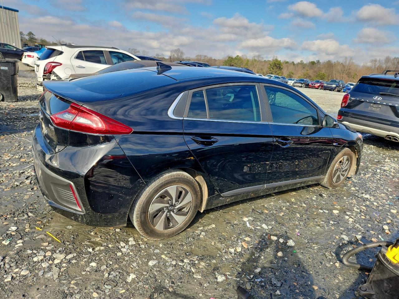 Hyundai Ioniq Sel Image 11