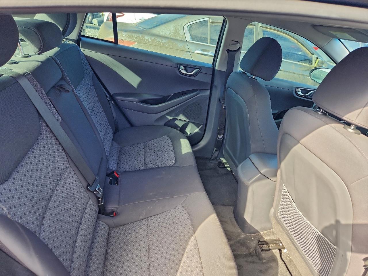 Hyundai Ioniq Sel Image 4