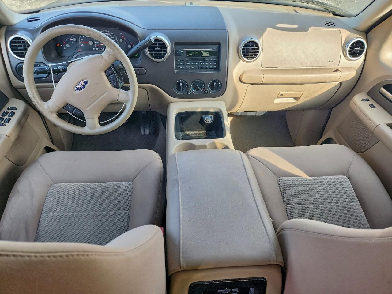 Ford Expedition Xlt Image 10